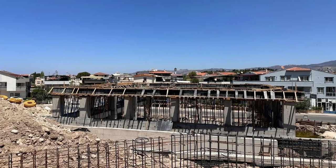 Dikili’de yeni itfaiye hizmet binası yükseliyor