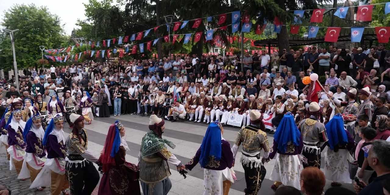 Trabzon’da Uluslararası Horon Festivali'ne yoğun ilgi