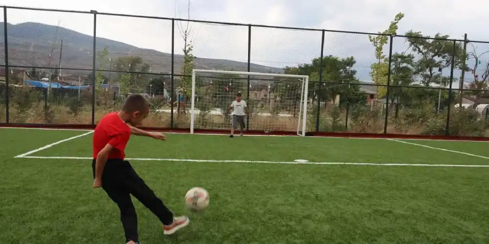 Sakarya Büyükşehir’den gençlere spor alanı