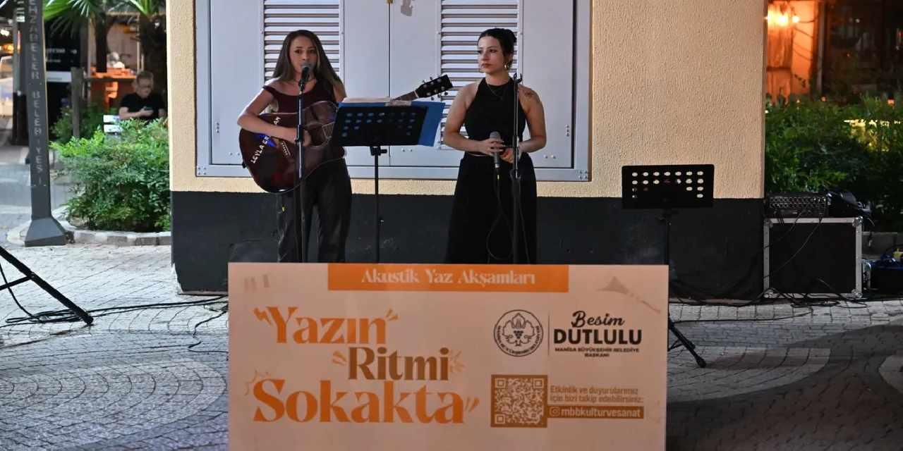 Akustik Yaz Akşamları ile müziğin ritmi Manisa'da