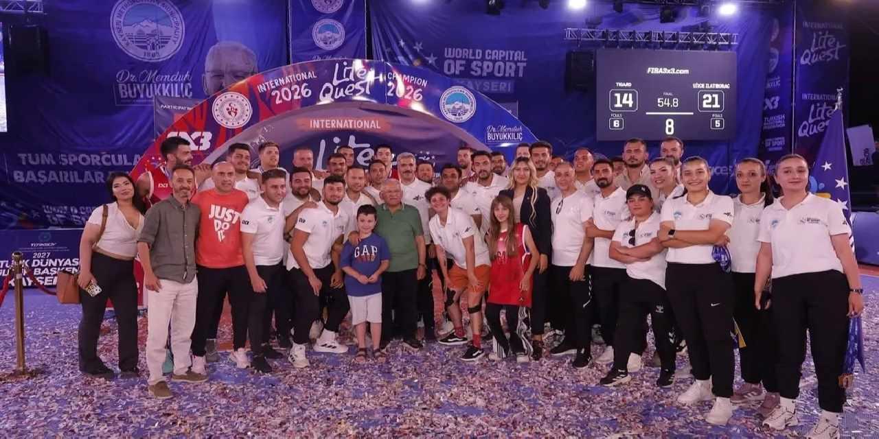 Memduh Büyükkılıç'tan FIBA 3x3 Lite Quest şampiyonuna kupa