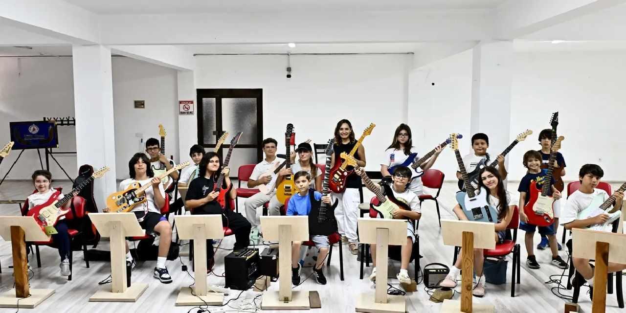 Antalya Muratpaşa'da Değirmenönü’nde gitarın dört hali