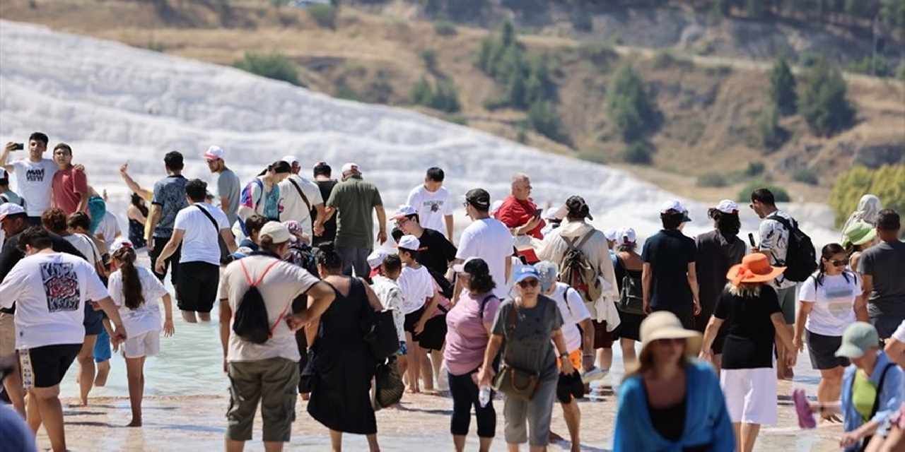 Satranç sporcuları Pamukkale ve Hierapolis’i keşfetti