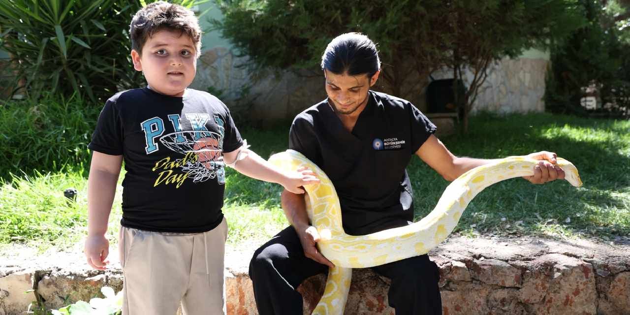 Antalya’da yılanların ekosistemdeki önemi vurgulandı