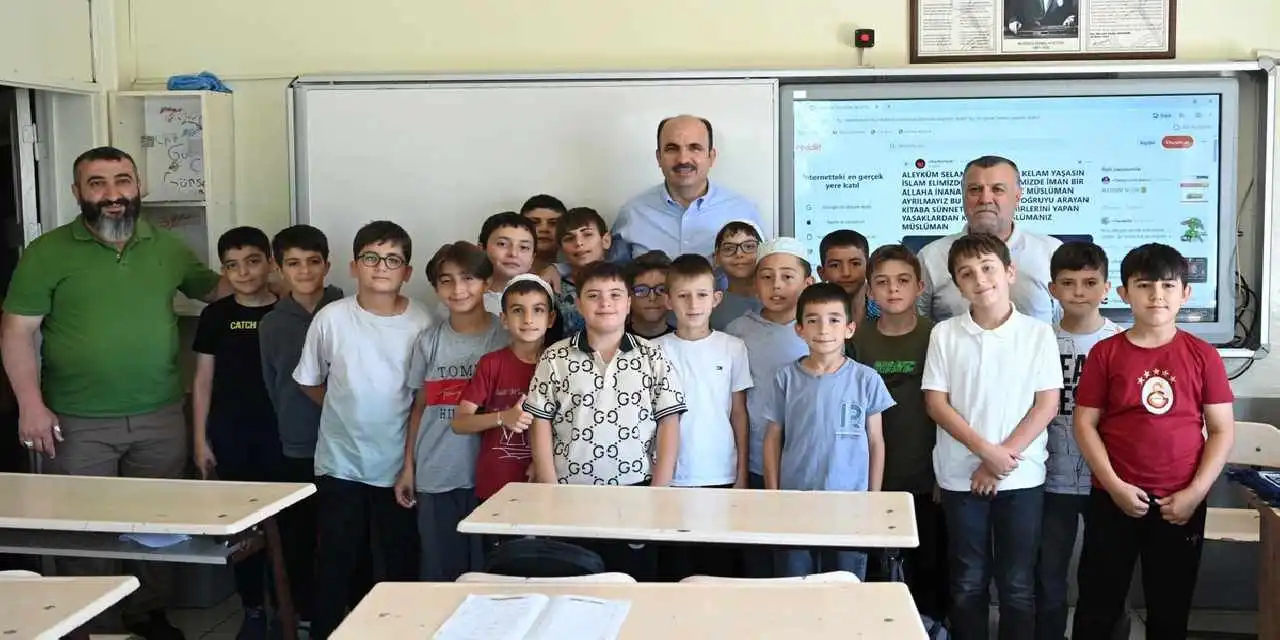Konya'da Başkan Altay hafızlık eğitimi alan kursiyerlerle buluştu