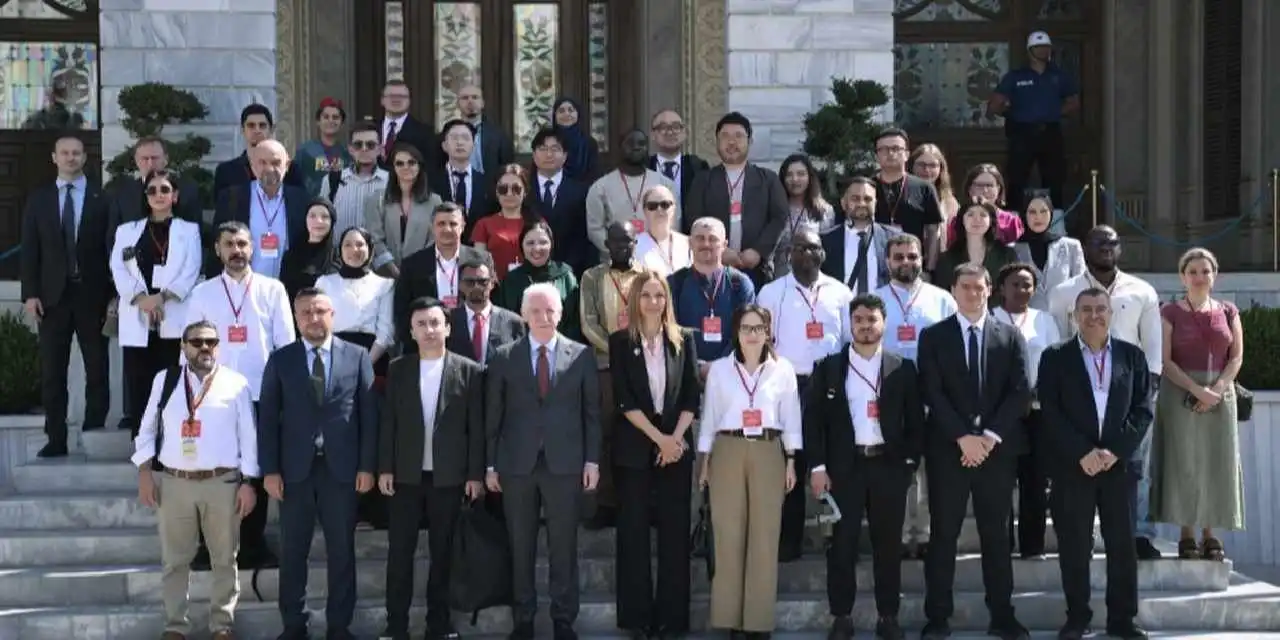 İstanbul'da 21 ülkeden gazeteciler bir araya geldi