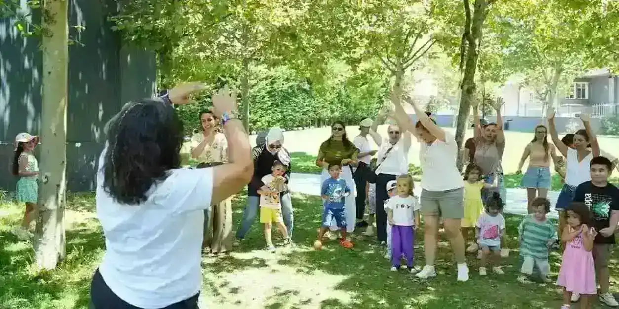 İstanbul Beylikdüzü'nde anne ve çocuklar tatil arasında
