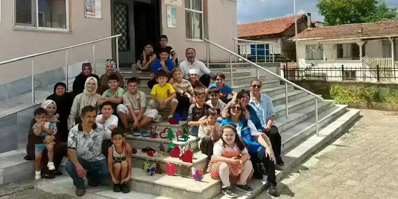 Sakarya'da gezici umut atölyesi mahalle mahalle umut taşıyor