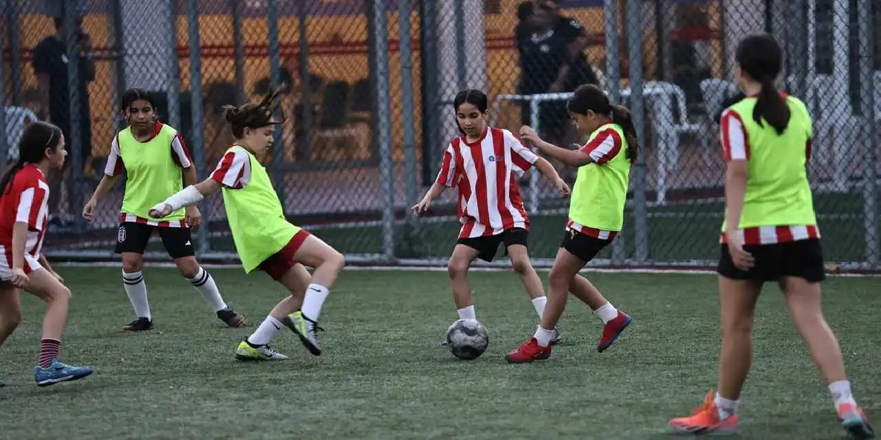 Antalya'da futbol akademisi’nde yaz dönemi