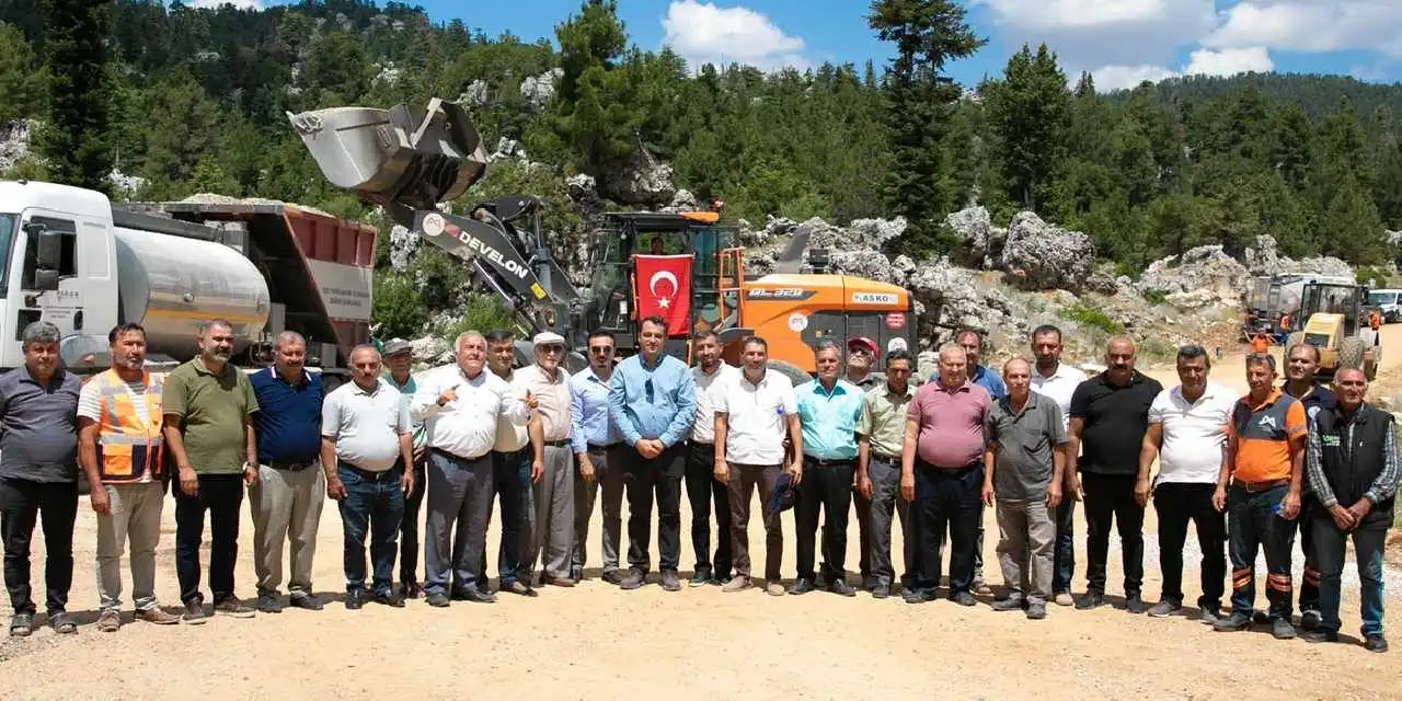 Mersin Gülnar’da 50 yıllık yol sorunu çözüldü