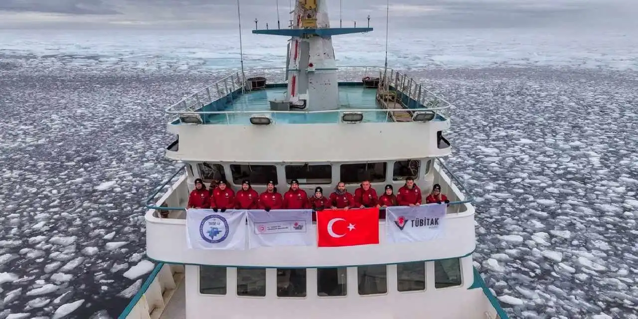 TÜBİTAK'ın 6. Arktik Bilim Seferi sürüyor... Kuzey Kutbu'nda iklim değişikliği araştırılıyor