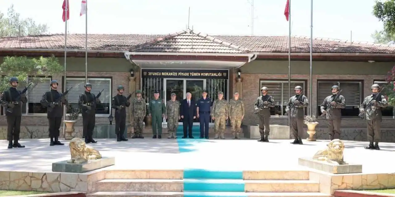 Bakan Güler'den KKTC'deki 39'uncu Mekanize Piyade Tümen Komutanlığı'na ziyaret