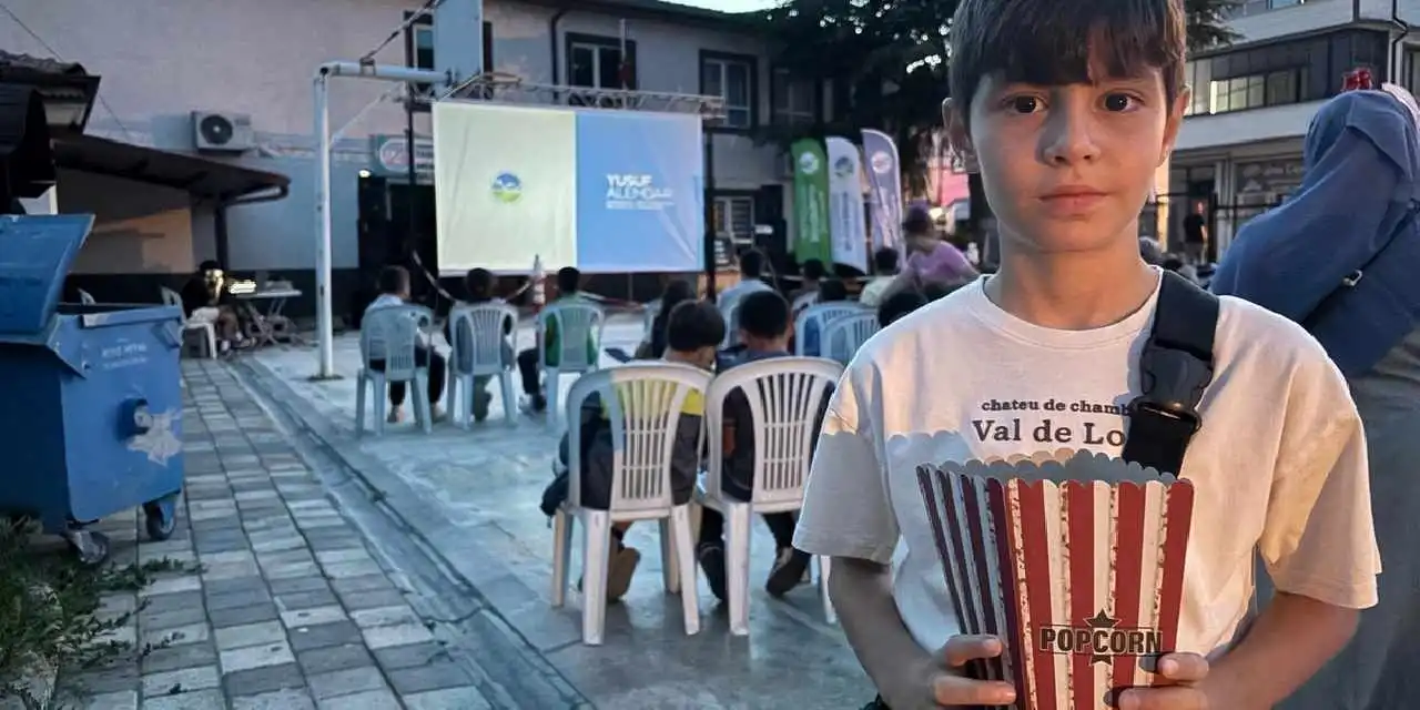 Sakarya'nın Yaz Sineması ilçelerde yaz akşamlarına renk katıyor
