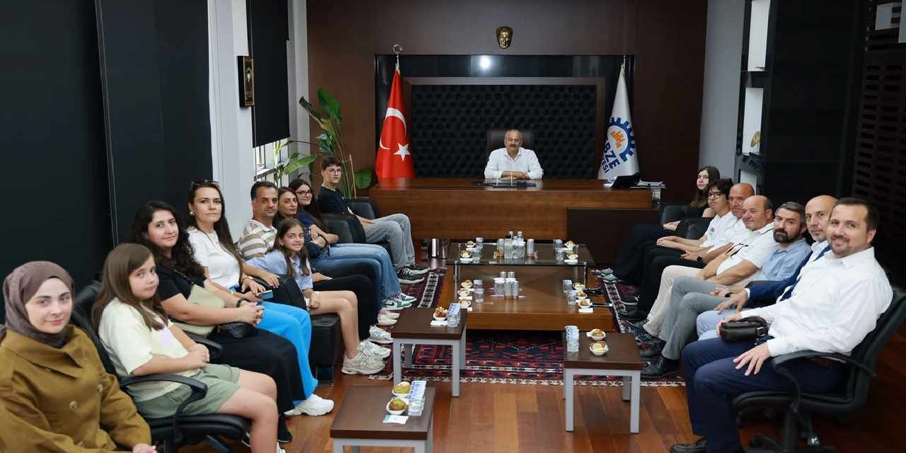 Kocaeli Gebze'de Başkan Büyükgöz LGS birincilerini ağırladı