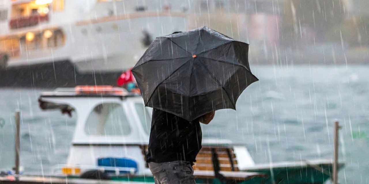 İstanbul'a sağanak ve kuvvetli poyraz uyarısı... Sıcaklıklar 4 derece düşecek