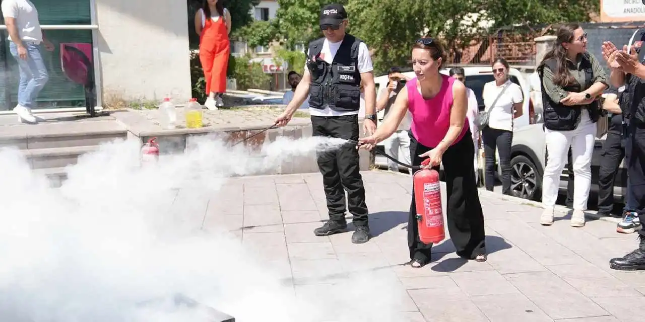 Ankara Keçiören'de personele afet ve yangın eğitimi