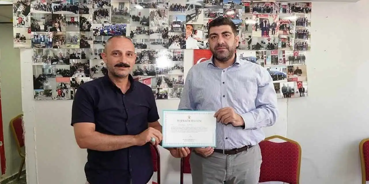 AK Parti Mardin İl Başkanı Mehmet Uncu sahada