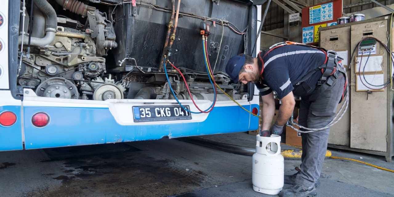 İzmir’de ESHOT otobüslerinde klima bakımı sürüyor