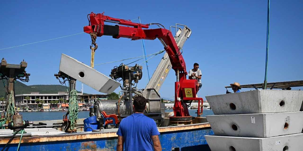 İzmir'in ekosistemine yapay resifli koruma