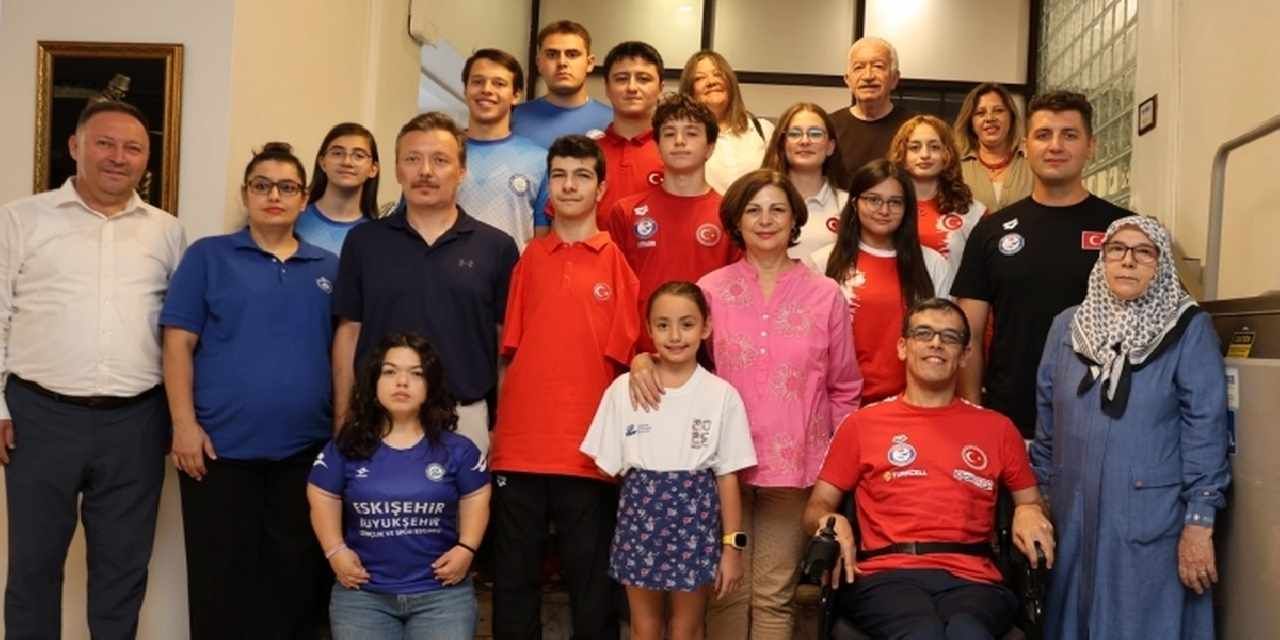 Eskişehir’in Başkan Ünlüce, şampiyon sporcuları ağırladı