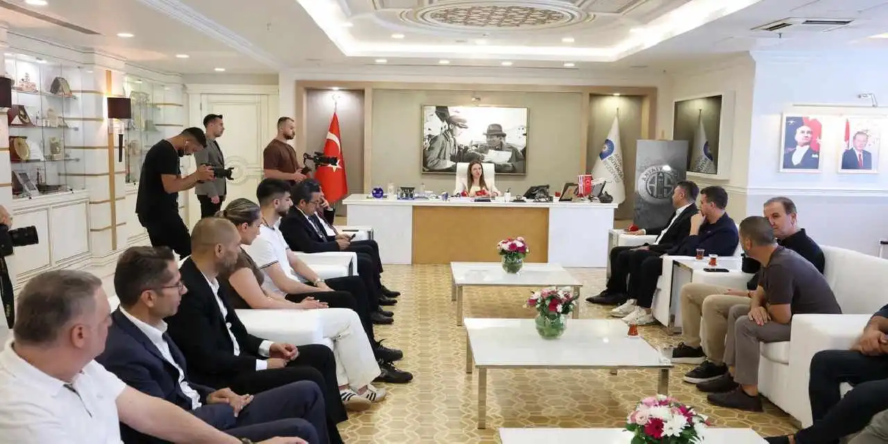 Antalyaspor yönetiminden Büyükşehir’e teşekkür ziyareti