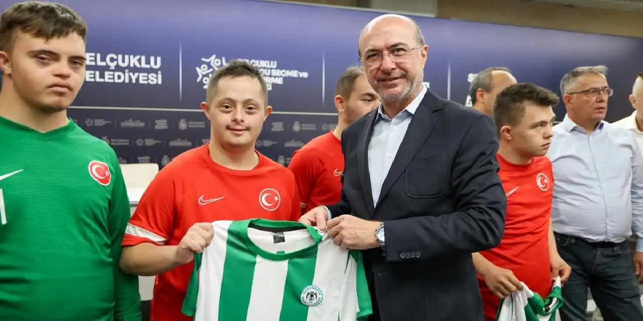 Konya'da Başkan Pekyatırmacı Down Sendromlu Milli Takımla buluştu