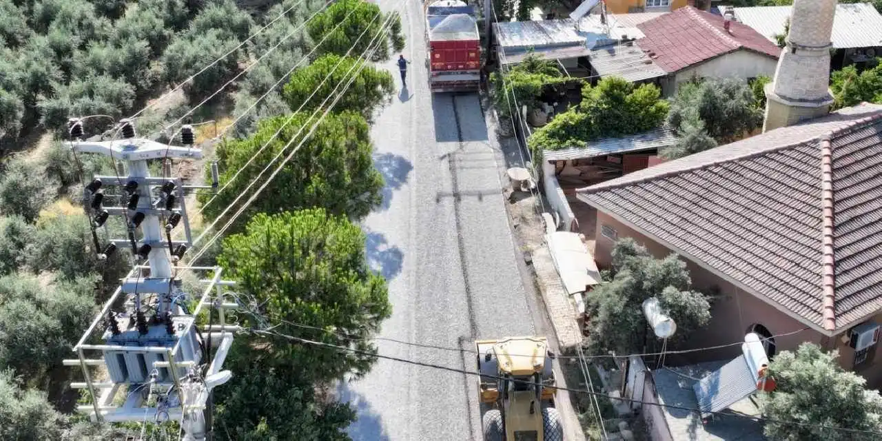 Manisa'da Alaşehir’de yol konforunu artırıyor