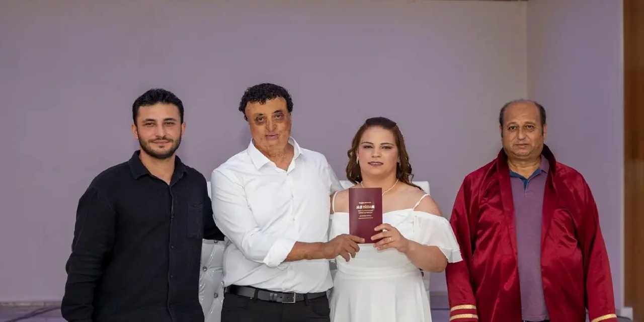 Aşka işaret diliyle “evet” dediler