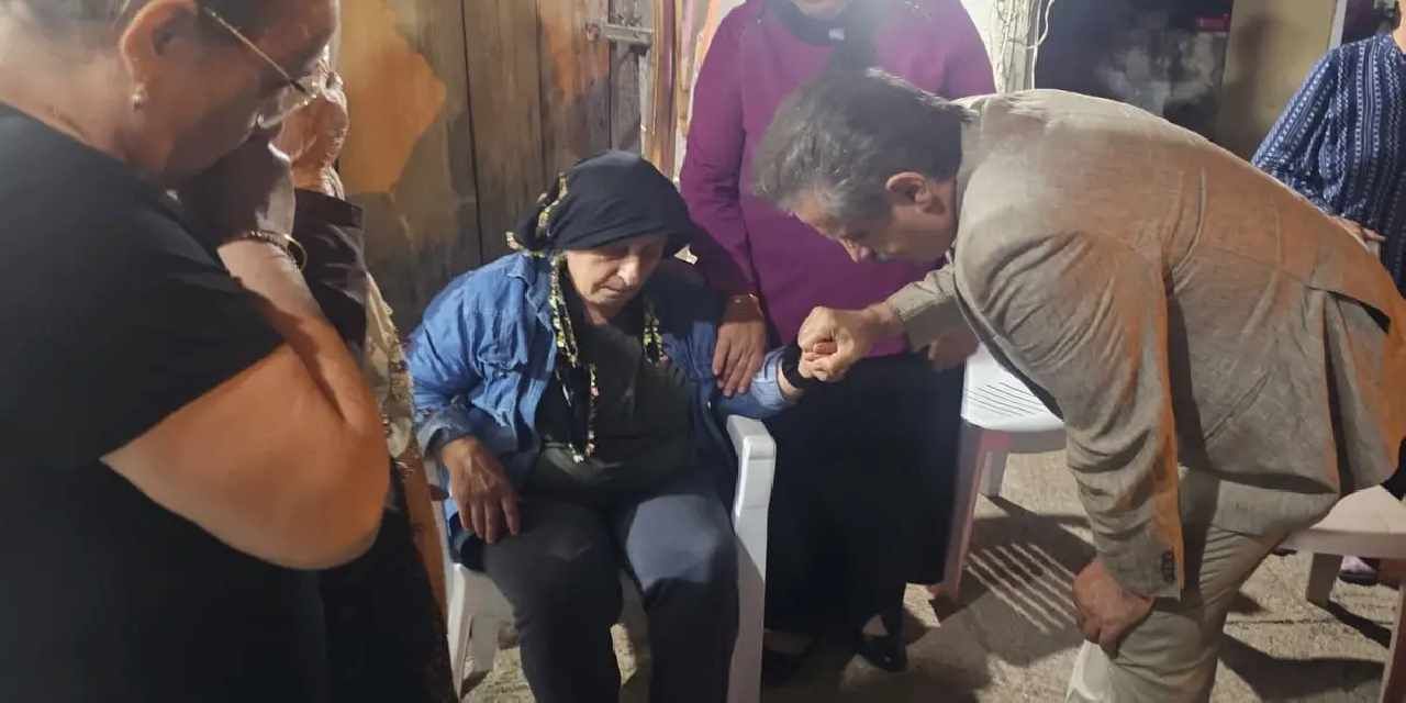 Artvin Milletvekili Faruk Çelik’ten acılı aileye taziye ziyareti