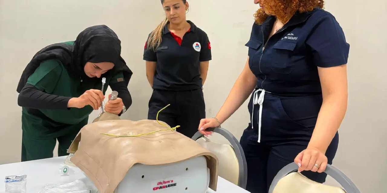 Sağlık personeline CPR eğitimi