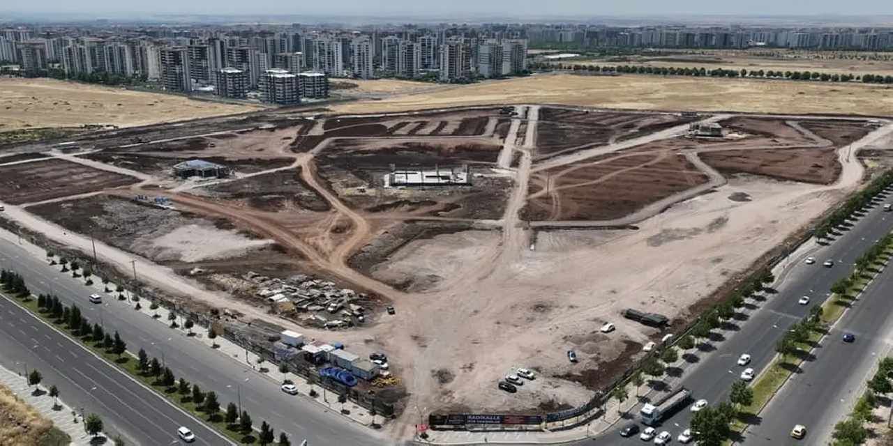 Mezopotamya Kent Parkı’nda çalışmalar eş zamanlı sürüyor