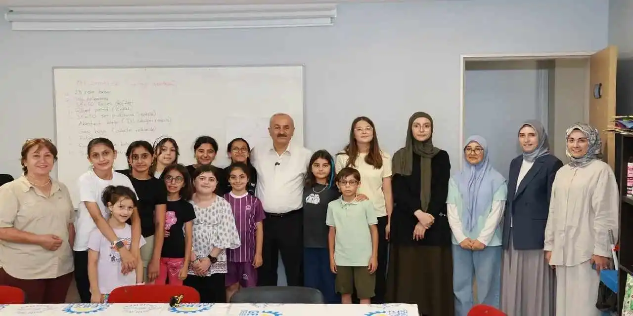 Başkan Büyükgöz yaz okulu öğrencileriyle buluştu