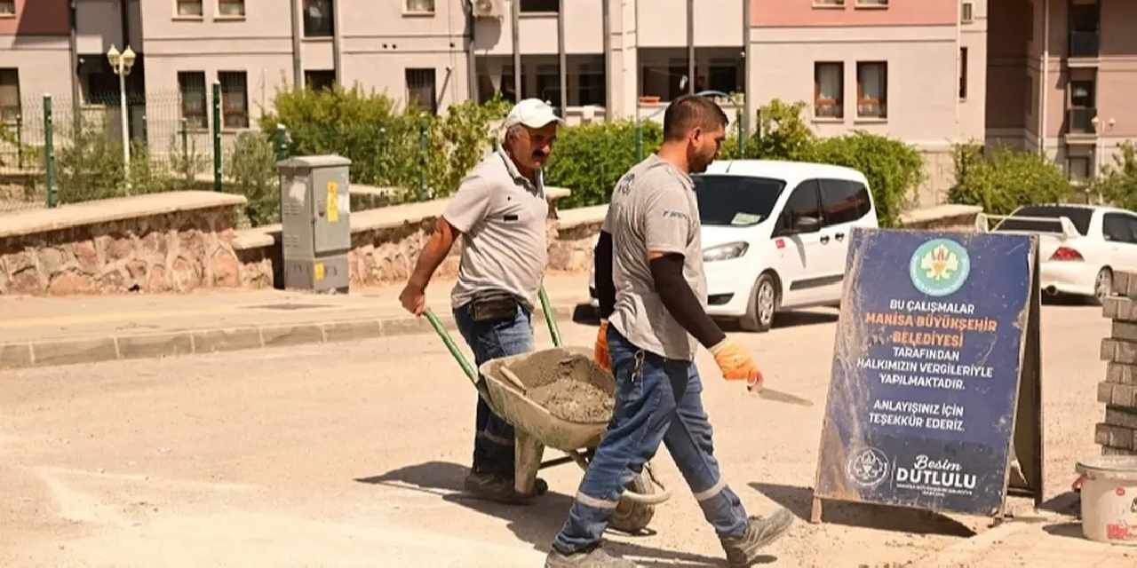 Manisa Akgedik'te üstyapı çalışmaları sürüyor