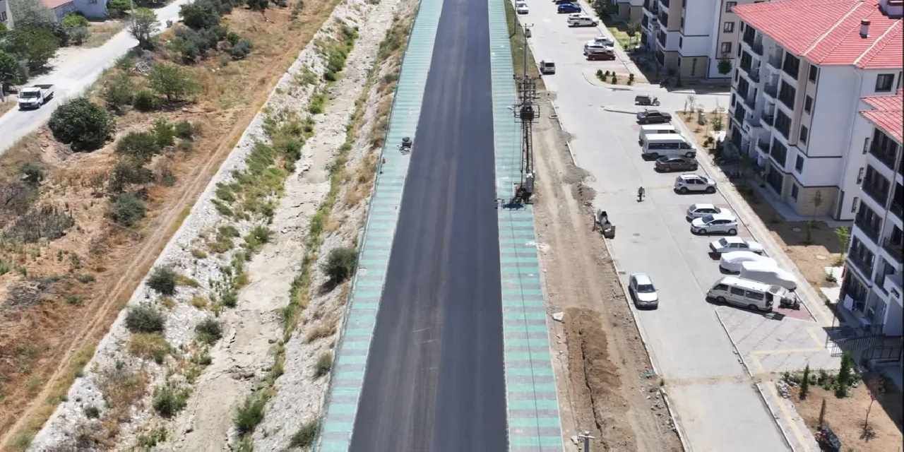 Köprübaşı tarihinde ilk kez sıcak asfaltla buluşuyor