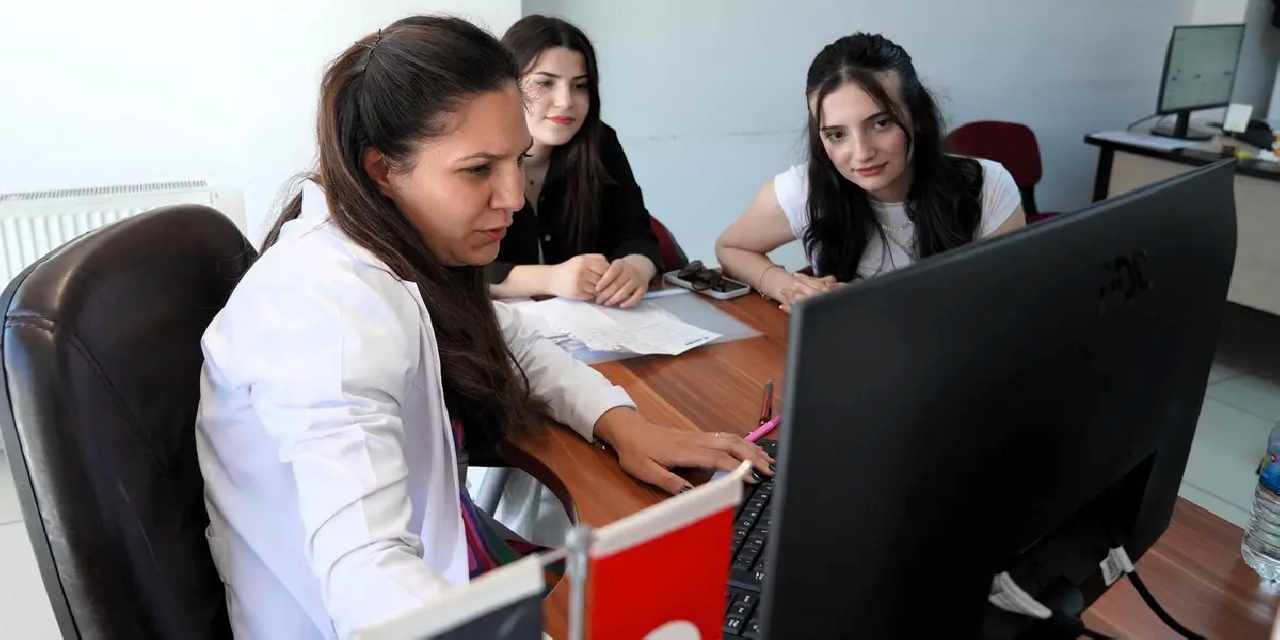 Keçiören Belediyesi’nden ücretsiz üniversite tercihi desteği