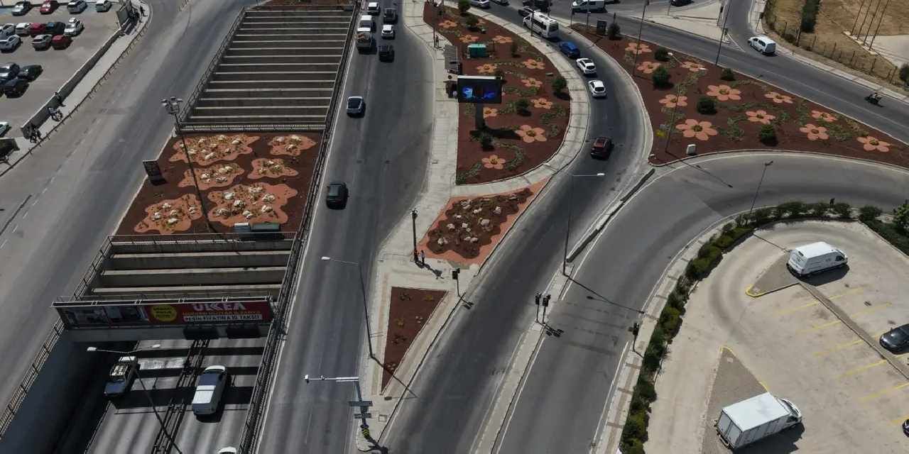 ESBAŞ Kavşağı rengarenk bir görünüme kavuştu