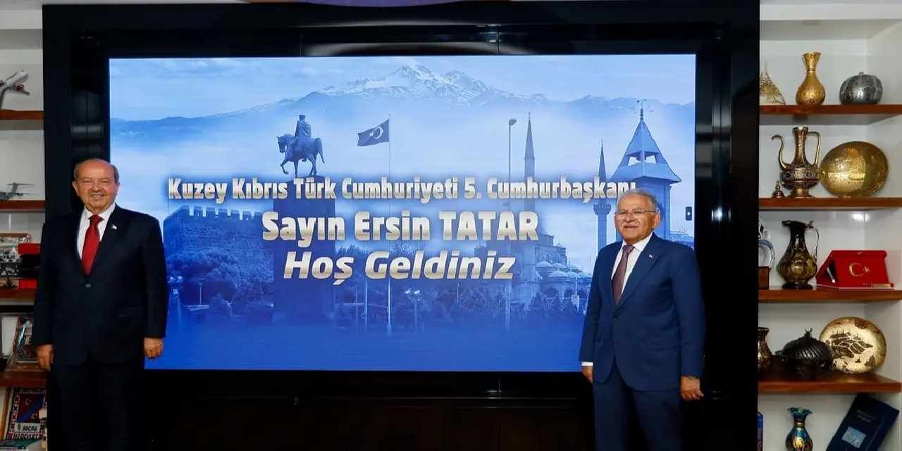 Ersin Tatar'dan Memduh Büyükkılıç'a 'Türk Dünyası' tebriği