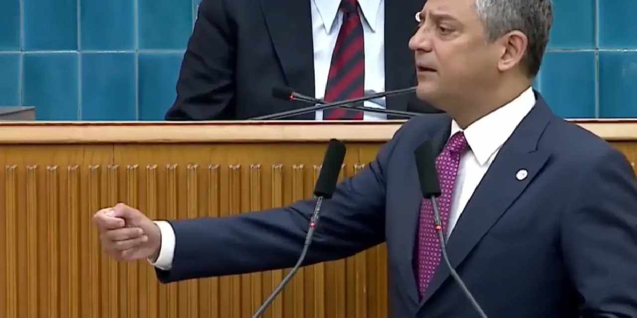 Özgür Özel'den TBMM'de ilk grup, 'YENİ' mesaj
