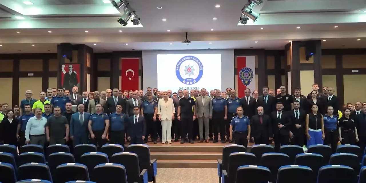 Antalya Emniyeti’nde 66 personele ödül, emekliye ayrılan 33 personele plaket