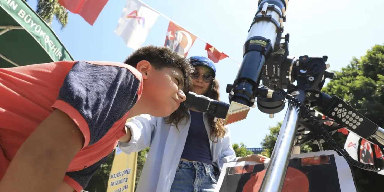 Mersin’de çocuklar bilimle buluşuyor