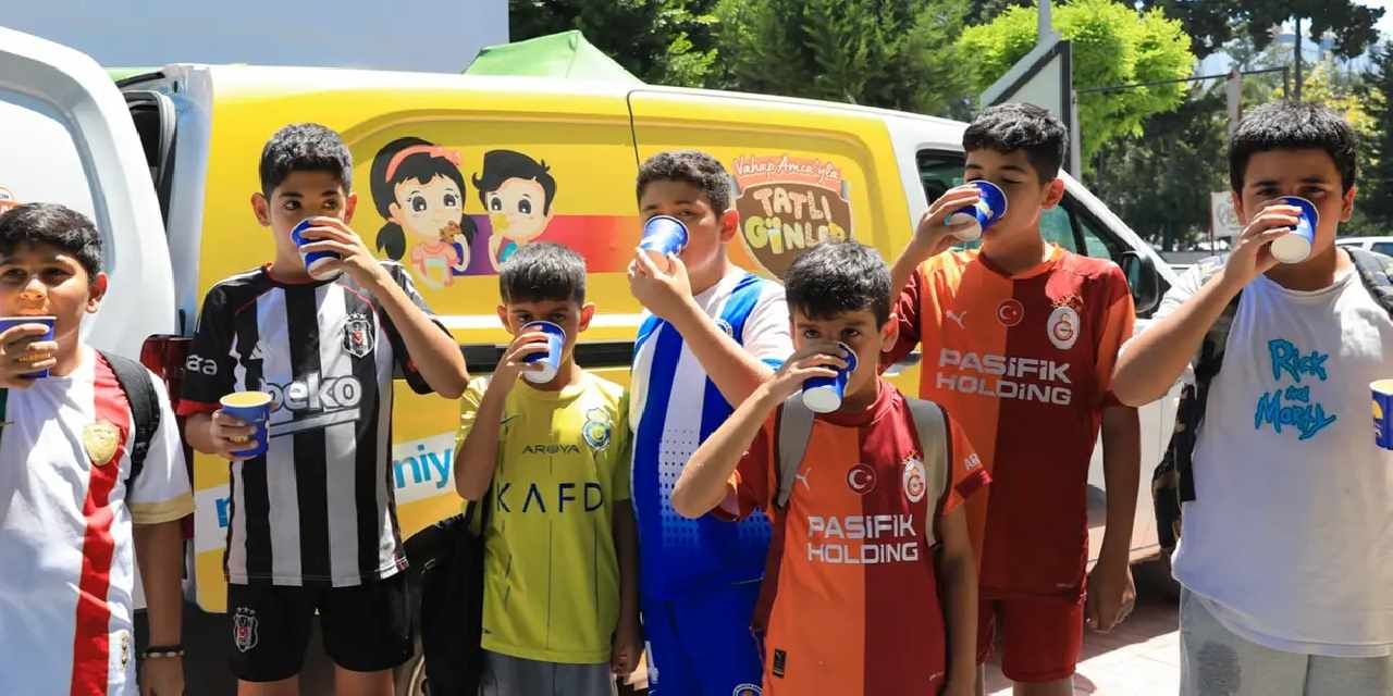 Mersin’de yaz sıcaklarına limonlu serinlik
