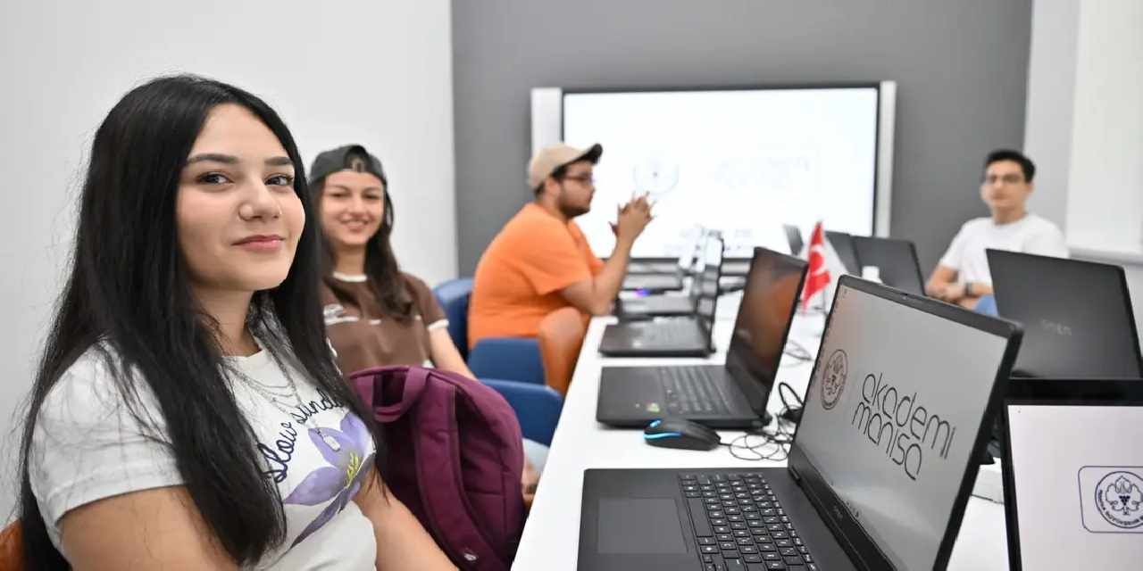 Akademi Manisa’da eğitimler başladı