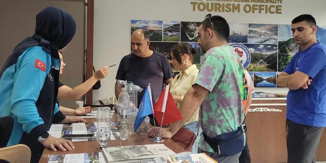Trabzon’da turizm ofisleri turistlerin rehberi oluyor