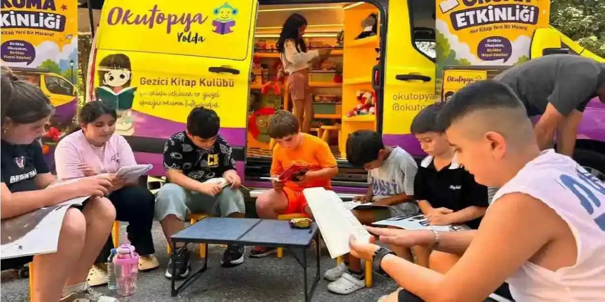 İstanbul Maltepe’de çocuklar kitapların renkli dünyasında