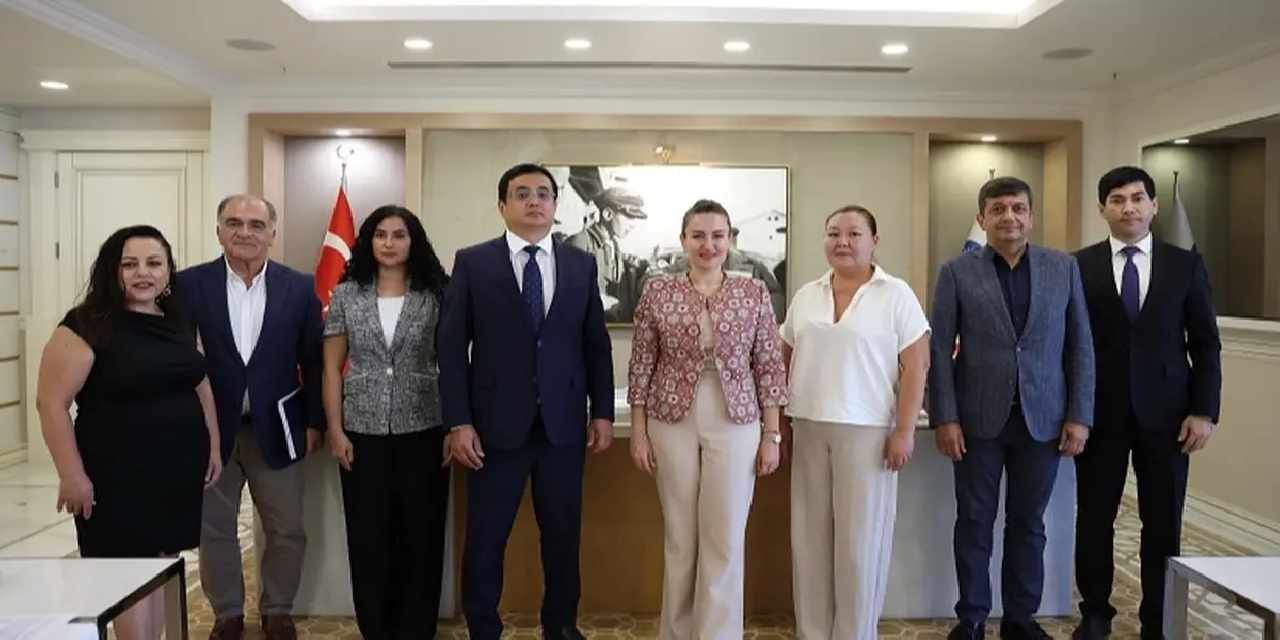 Kırgız Cumhuriyeti Antalya Başkonsolosu Başkan Vekili Özdemir’i ziyaret etti