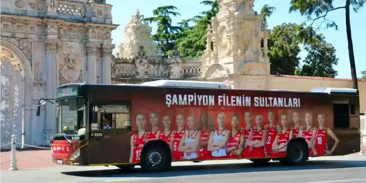 Şampiyonlar, İETT ile İstanbul’da