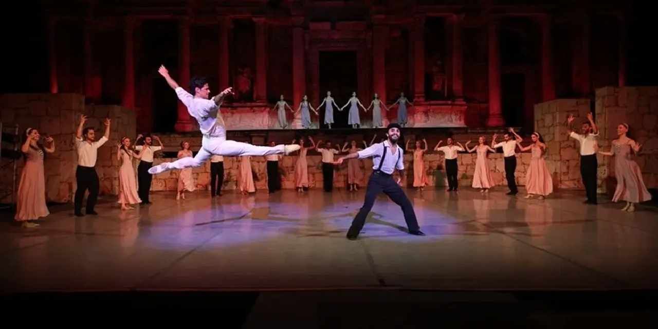“Zorba” Balesi Hierapolis’te sahnelendi