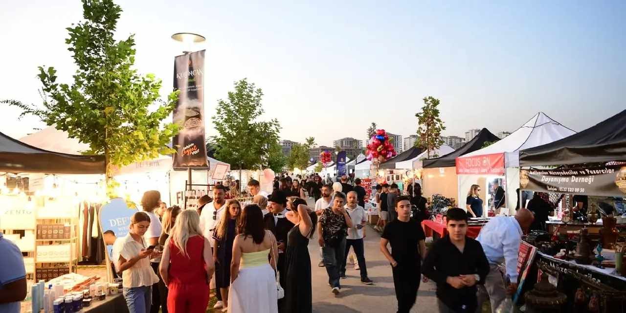 Yöresel lezzetler gastronomi sokağında ziyaretçilerle buluşuyor