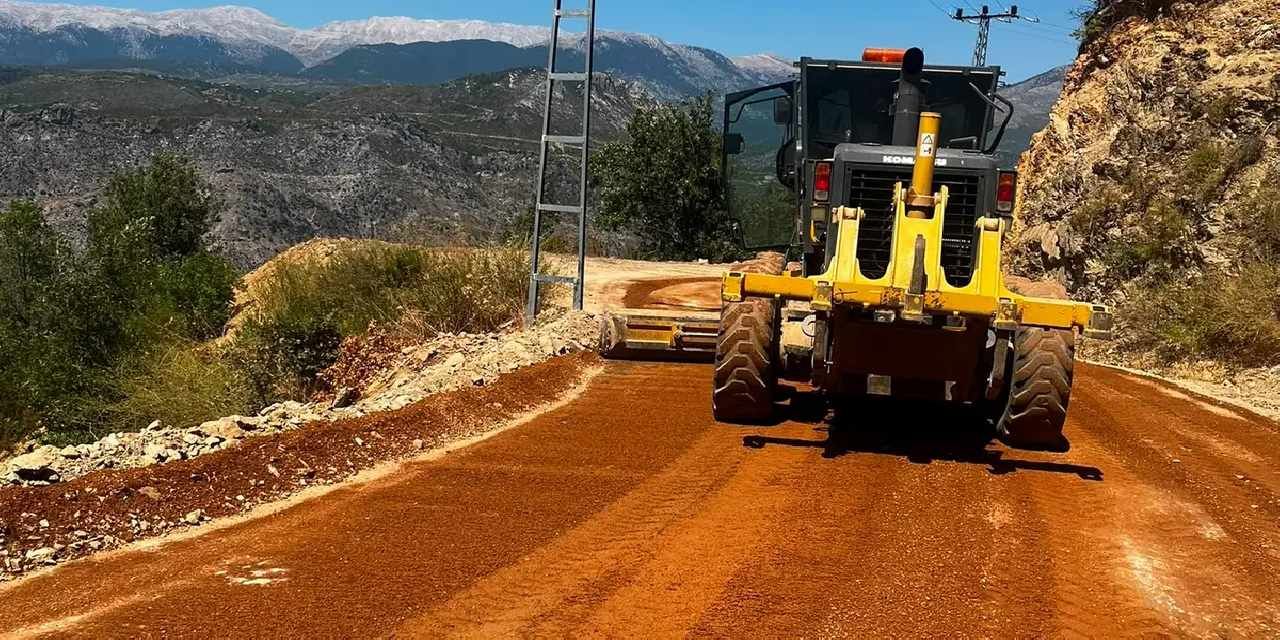 Alanya’nın kırsal yollarında yoğun mesai