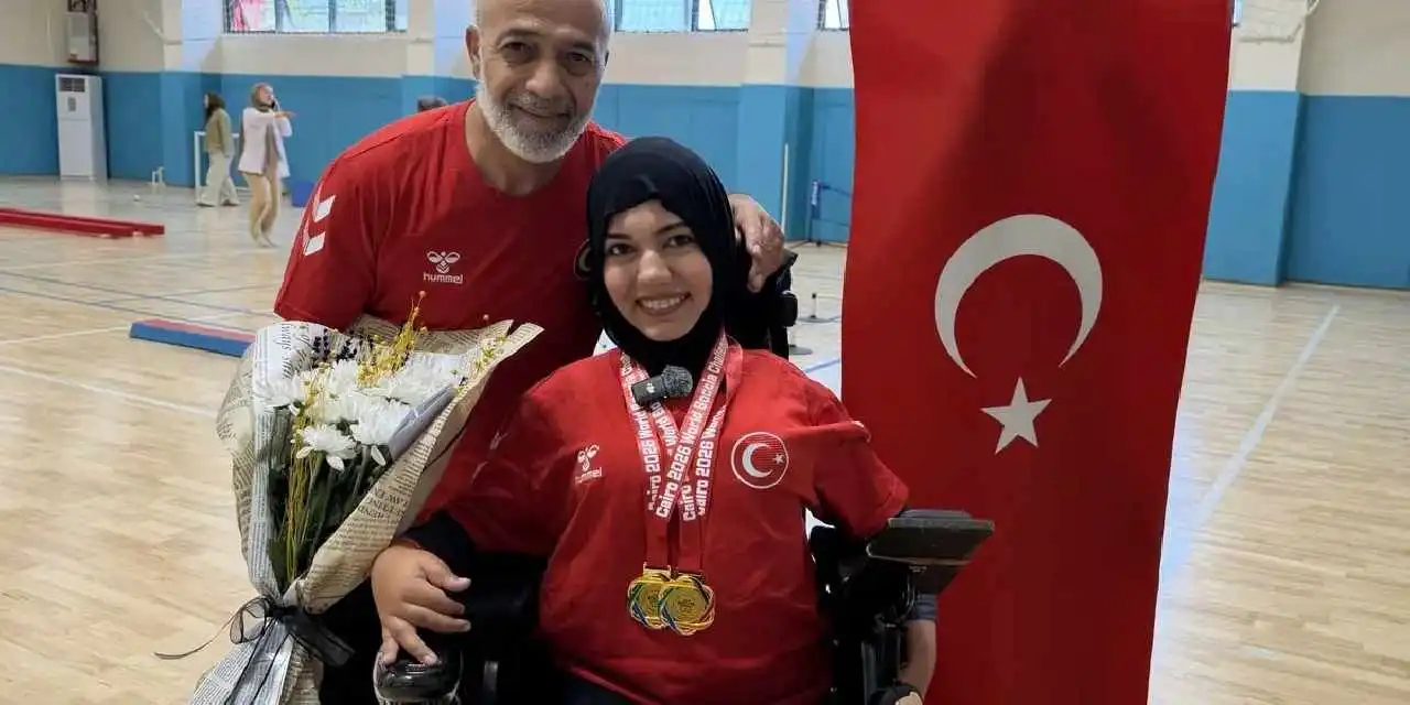 Dünya şampiyonu Alyurt’a sürpriz kutlama